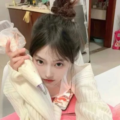 夜晚的水母不会游泳
